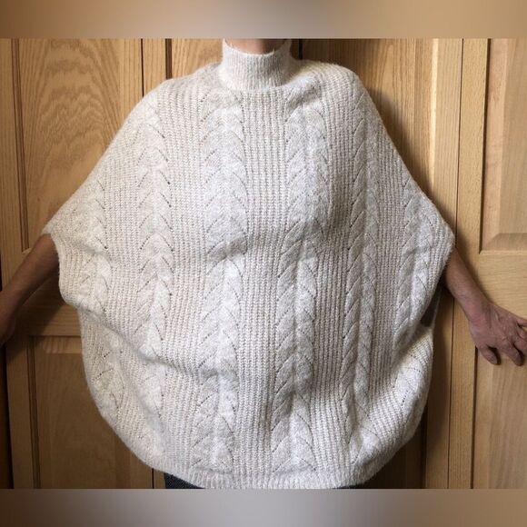 Anthropologie Akemi+Kin Sweater Poncho O/S - Picture 2 of 7